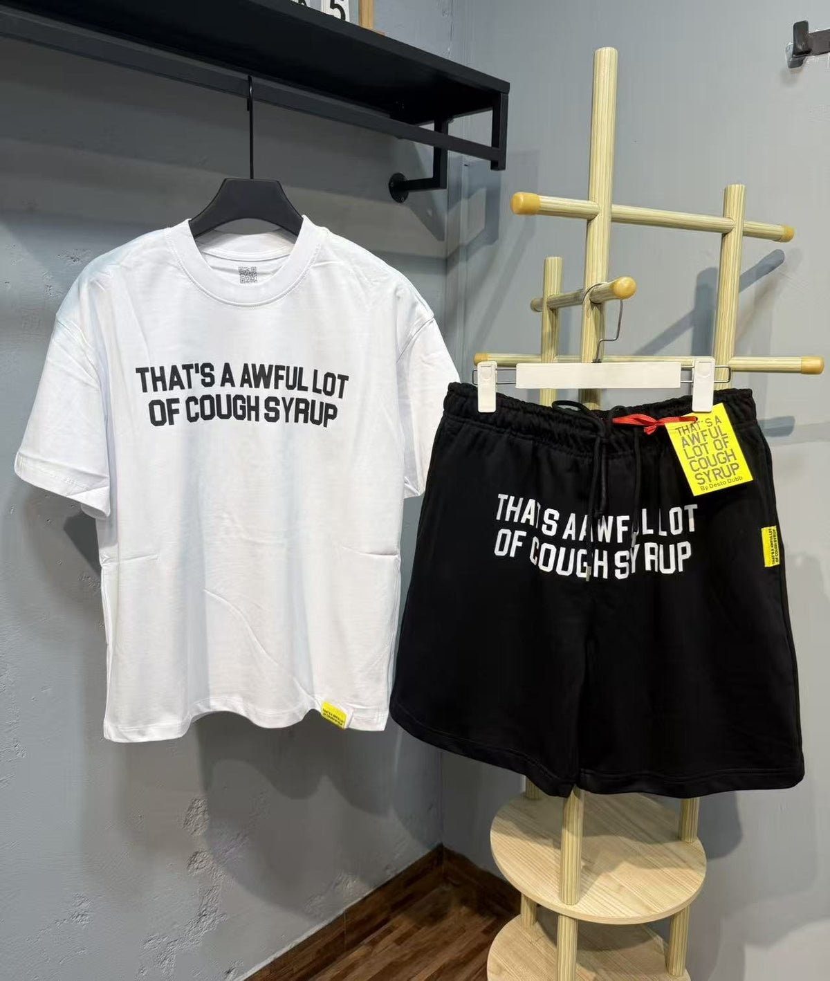 THAT'S A AWFUL LOT OF COUGH SYRUP Graphic Short-Sleeve Set